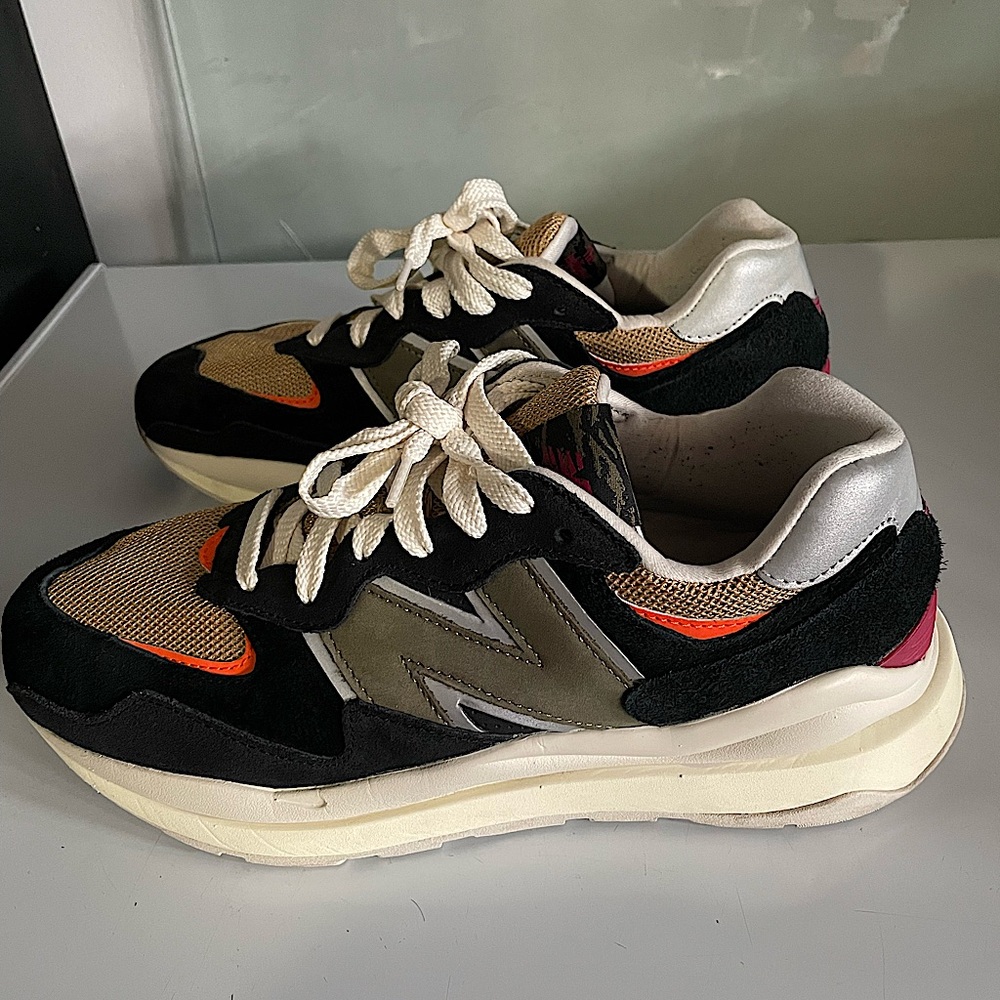 5740 New Balance Mens sneakers